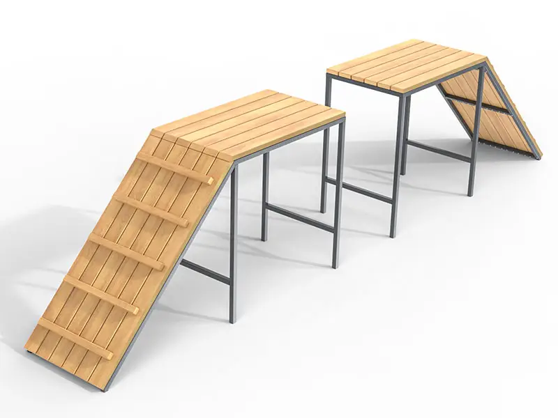 Agility-Gerät für Hunde mit Holzrampen und erhöhten Plattformen